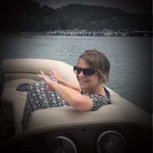 Meet your Posher, Laura